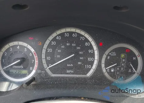 2004 Toyota Sienna Le z USA, uszkodzony, nr VIN 5TDBA23CX4S007676